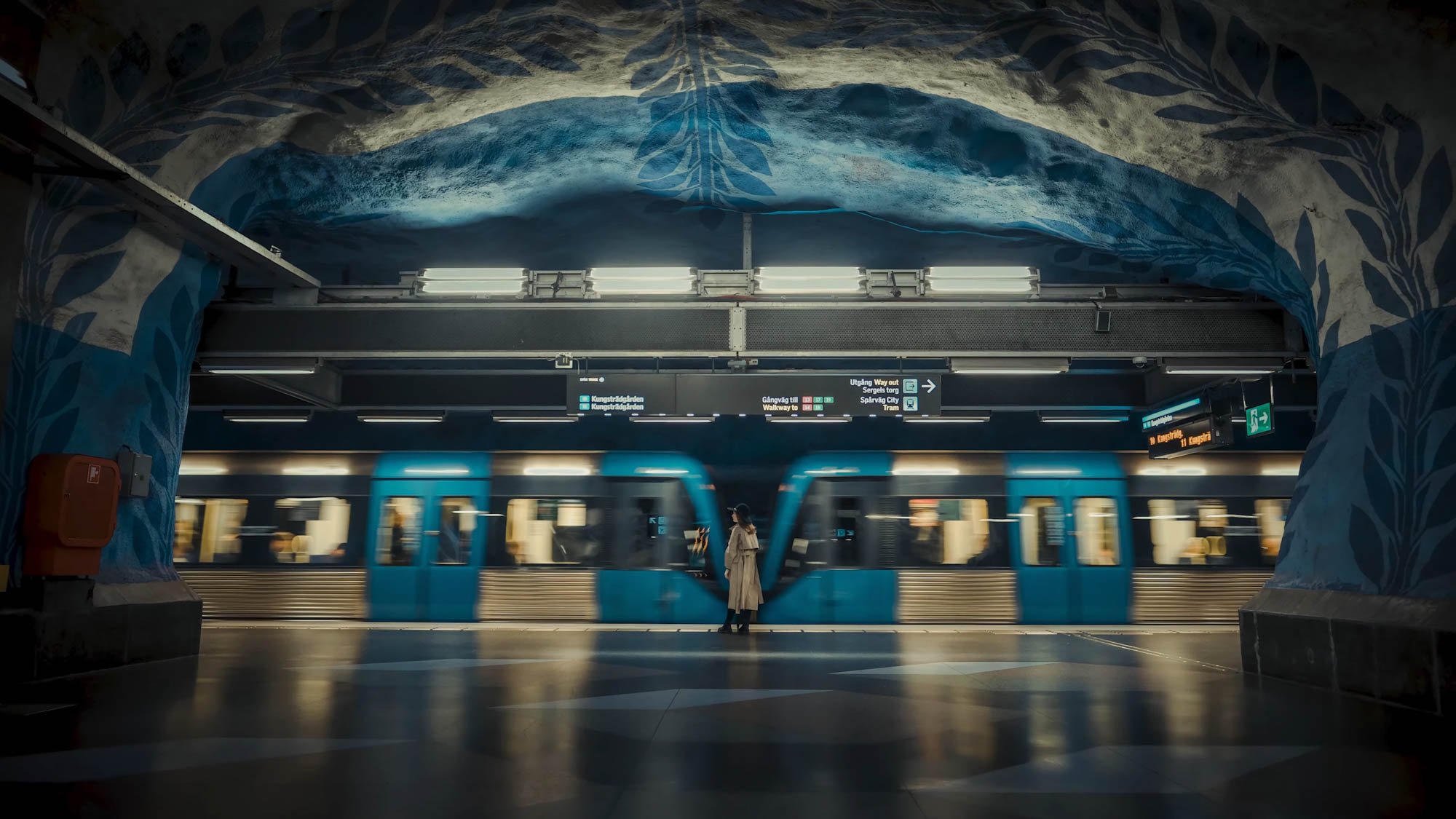 Mr Whisper x Fuji XT-5 - Stockholm Subway_2000px-60.jpg